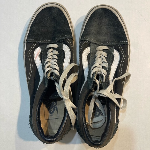 VANS OLD SKOOL SKATE SHOES - Picture 2 of 8